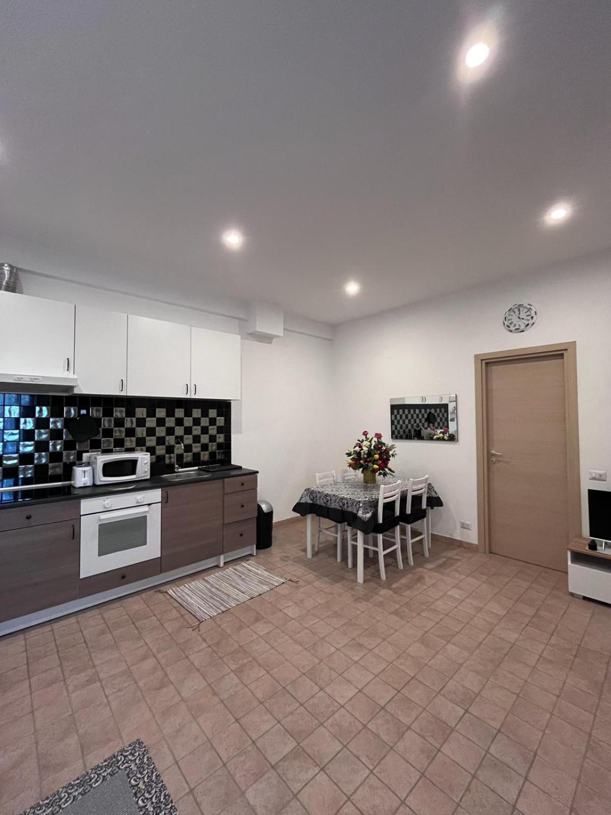 Ale Apartment ローマ エクステリア 写真